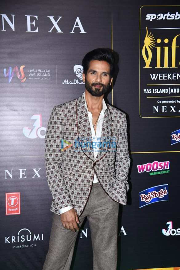 photos celebs grace iifa awards 2022 green carpet and iifa rocks in abu dhabi 6660 2