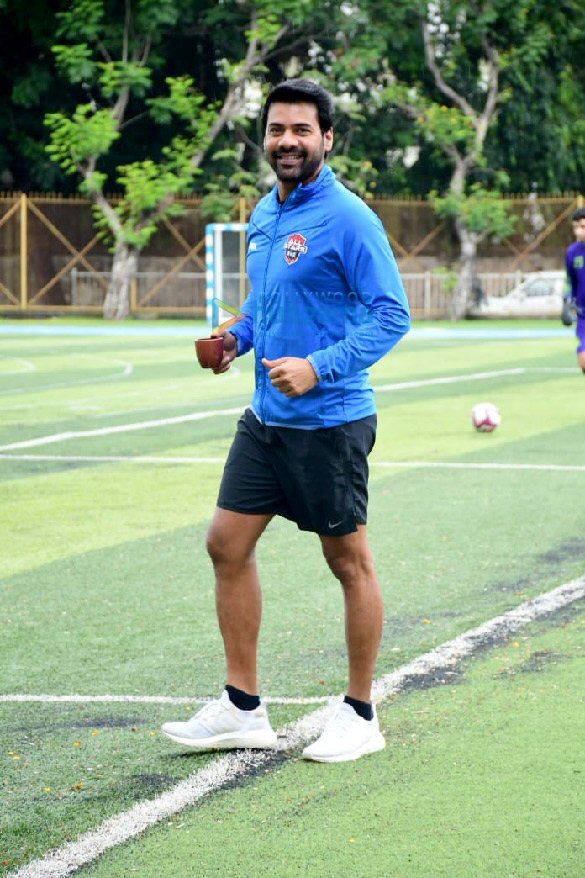 photos celebs snapped attending the all star football match in juhu 4