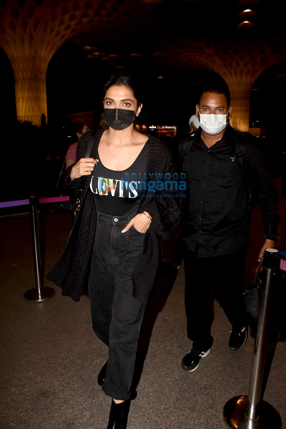 photos deepika padukone pooja hegde kangana ranaut and others snapped at the airport 1