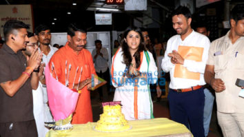 Photos: Ekta Kapoor snapped at Siddhivinayak temple on her birthday