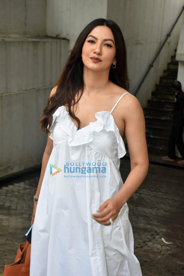 photos gauahar khan snapped in khar 2