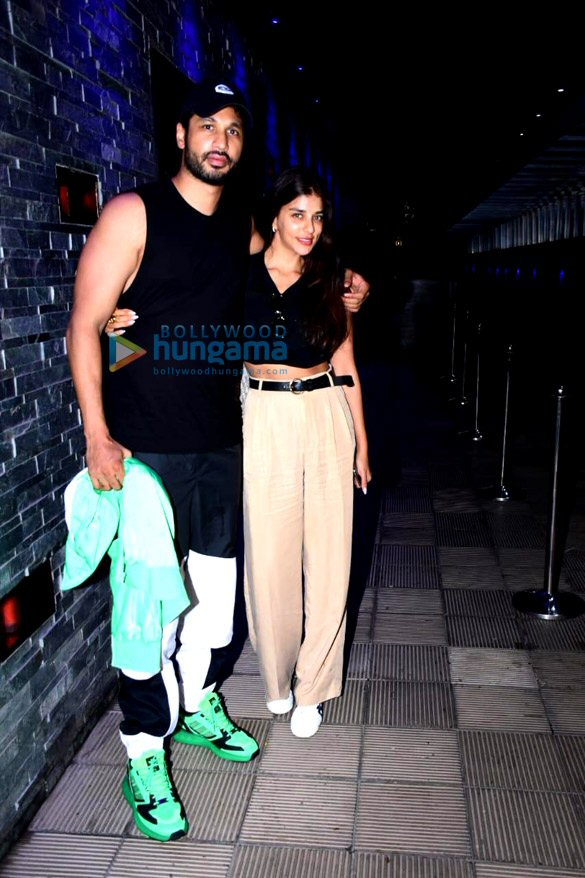 photos hansika motwani shenaz treasury punit malhotra and arjun kanungo snapped with his girlfriend at hakkasan in bandra 3