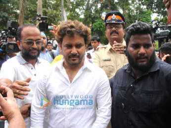 Photos: Hariharan and Raghav Sachar and others visit late singer K K's residence