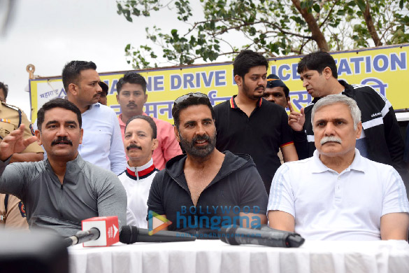 Photos: Hon Home Minister and Akshay Kumar attend an event at Marine Drive Photos: Hon Home Minister and Akshay Kumar attend an event at Marine Drive