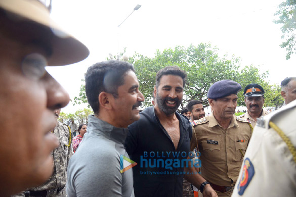 photos hon home minister and akshay kumar attend an event at marine drive 7