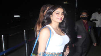 Photos: Janhvi Kapoor and Varun Dhawan snapped at the airport