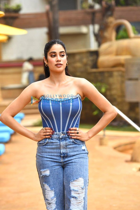 photos janhvi kapoor snapped promoting her film good luck jerry 3 2