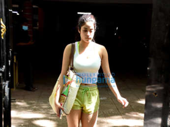 Photos: Janhvi Kapoor spotted in Bandra