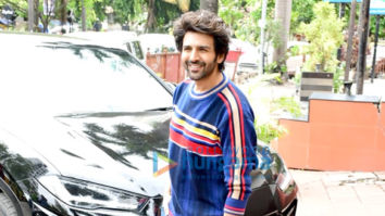 Photos: Kartik Aaryan snapped at Anees Bazmee office in Andheri
