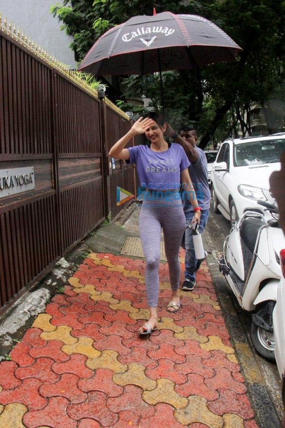 photos rakul preet singh spotted at anshuka yoga in bandra 4 7