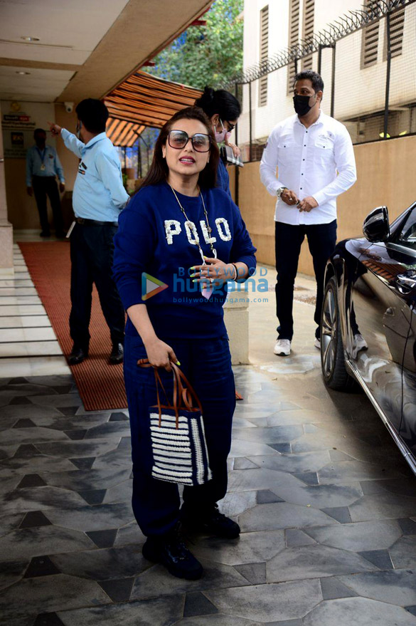 photos rani mukerji snapped in bandra 3 2