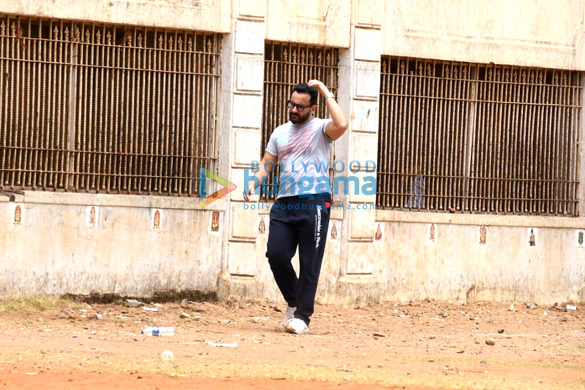 photos saif ali khan spotted during his walk in a park 2