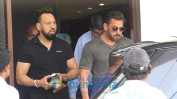 Photos: Salman Khan snapped at Kalina returning from IIFA