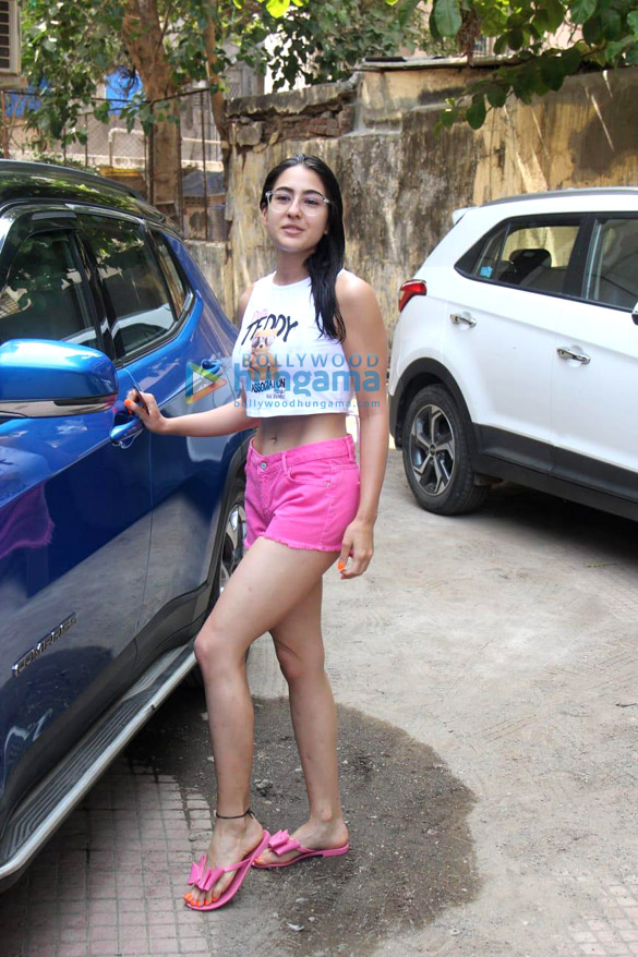photos sara ali khan spotted outside a pilates studio 4 2