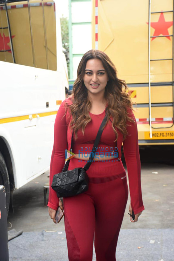 photos sonakshi sinha spotted at film city 2