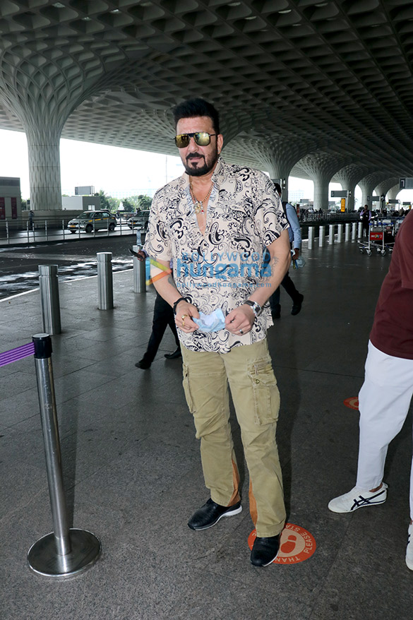 photos urvashi rautela arjun kapoor malaika arora and others snapped at the airport2 2