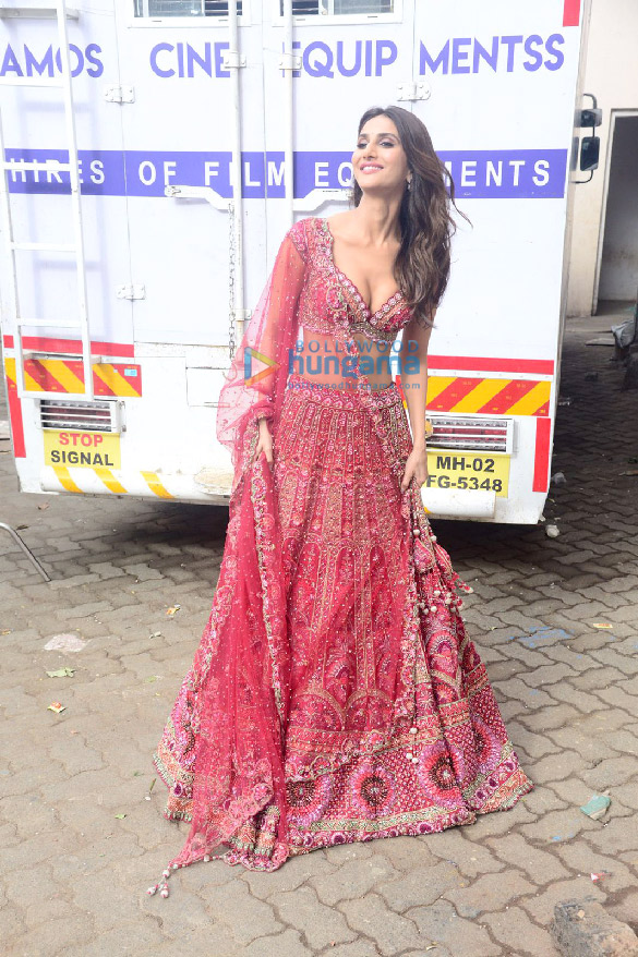 photos vaani kapoor snapped at mehboob studios in bandra 5