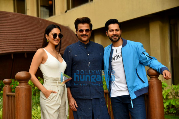 photos varun dhawan kiara advani and anil kapoor snapped promoting their film jugjugg jeeyo 11 7