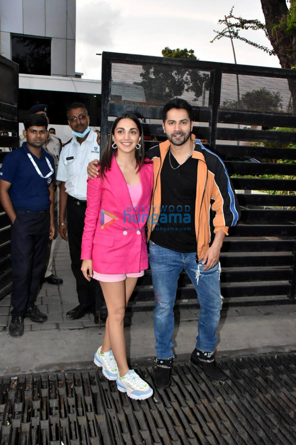 Photos: Varun Dhawan and Kiara Advani snapped post the promotions of Jugjugg Jeeyo