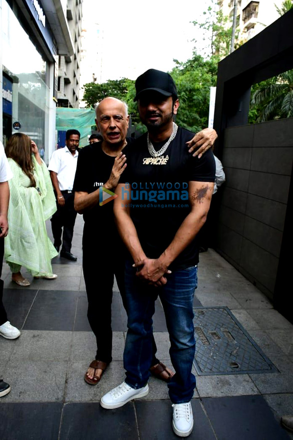 photos yo yo honey singh and mahesh bhatt snapped in andheri 4