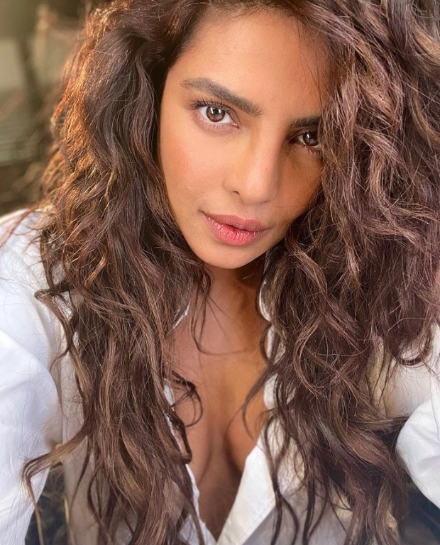 Priyanka Chopra Jonas nails the gorgeous minimal make-up look with chic curly hair; Here’s how you can recreate the look