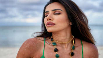 Celebrity Photos of Sonnalli Seygall