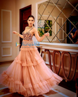 Celebrity Photos of Sonnalli Seygall