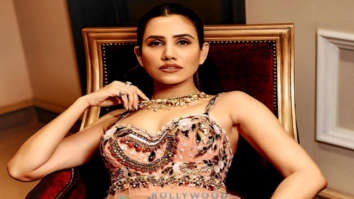 Celebrity Photos of Sonnalli Seygall