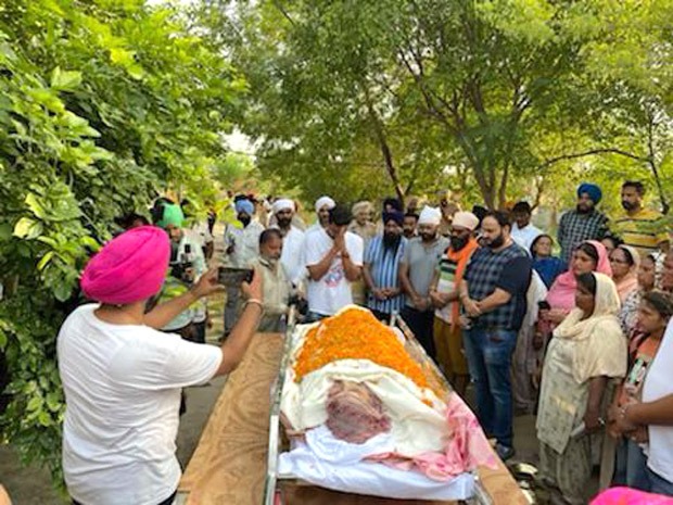 Randeep Hooda fulfills the promise to Dalbir Kaur, sister of Sarabjit Singh; performs her final rituals