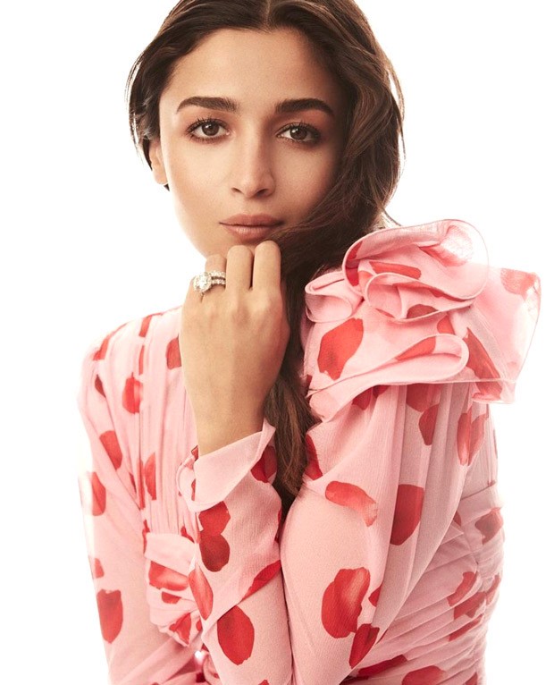 Alia Bhatt picked a head-to-toe pink outfit for her latest flight