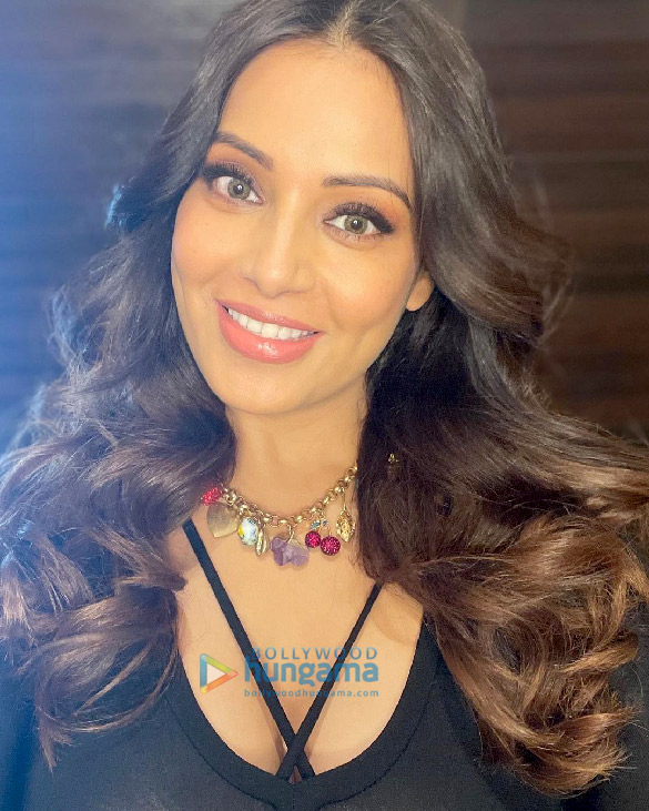 bipasha basu 2 11