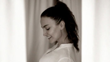 Celeb Photos Of Elli AvrRam