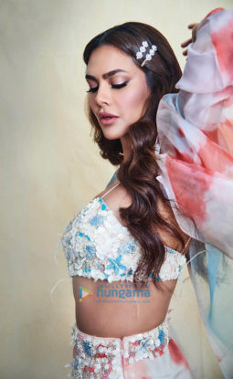 Celebrity Photos of Esha Gupta