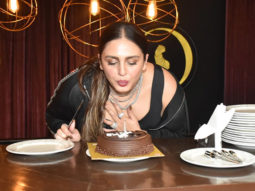 Huma Qureshi cuts her birthday cake with paps