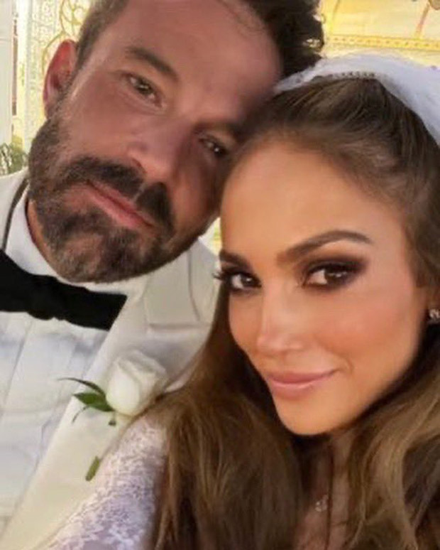 Jennifer Lopez marries Ben Affleck in intimate ceremony in Las Vegas after rekindling romance: 'Best night of our lives'