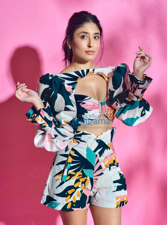 kritika kamra 1 5
