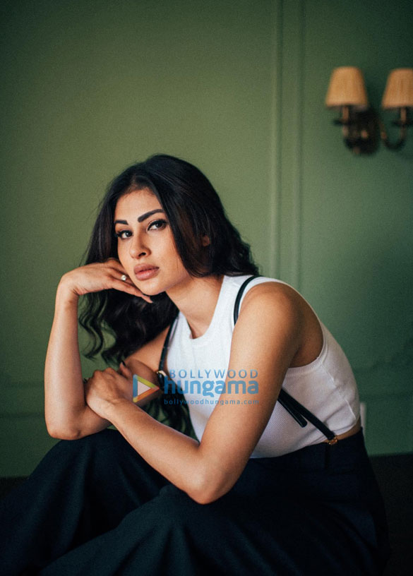 mouni roy 998 2