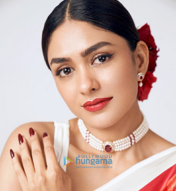 mrunal thakur 3 43