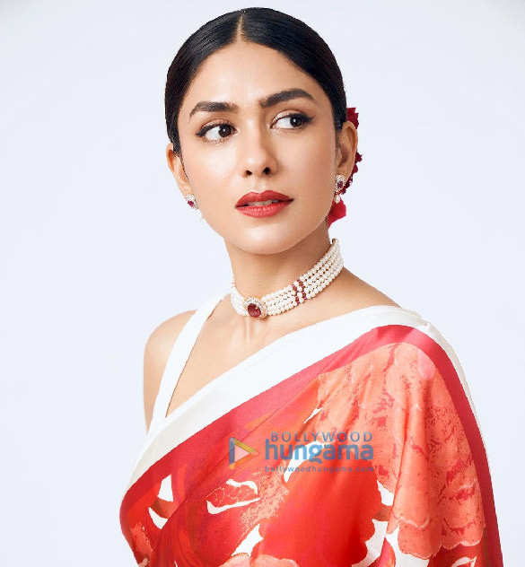 mrunal thakur 6 6
