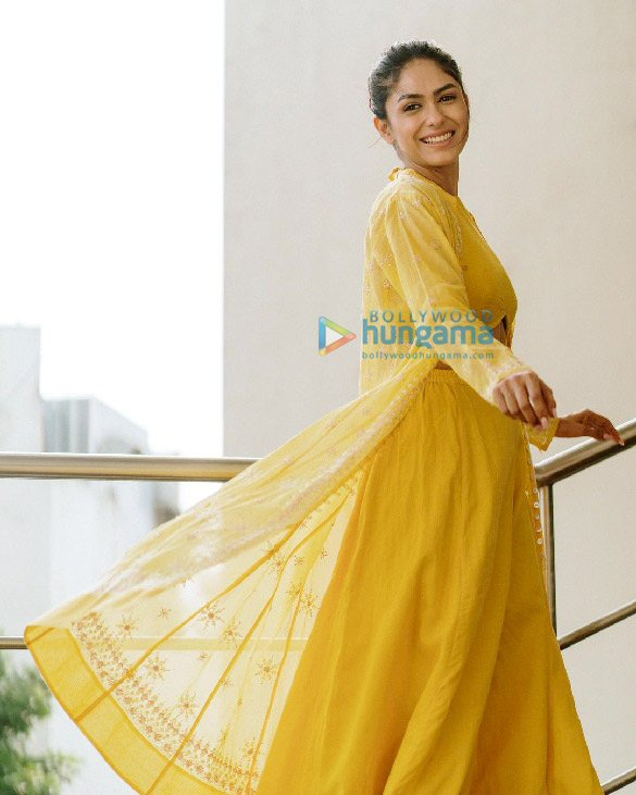 mrunal thakur 9 2