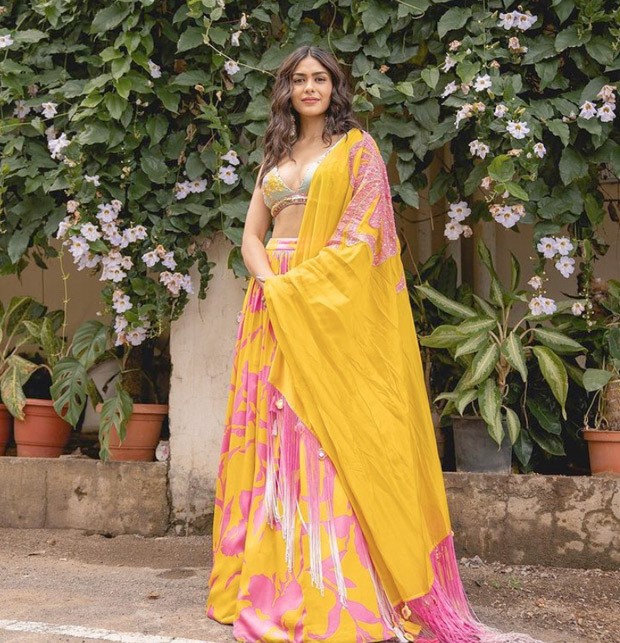 Mrunal Thakur slays the ethnic wear game in yellow silk lehenga set at Sita Ramam trailer launch Mrunal Thakur slays the ethnic wear game in yellow silk lehenga set at Sita Ramam trailer launch