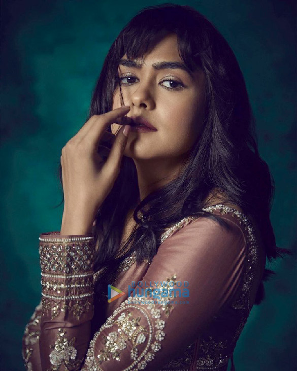 mrunal_thakur 3