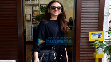 Photos: Aditi Rao Hydari snapped at a salon in Bandra