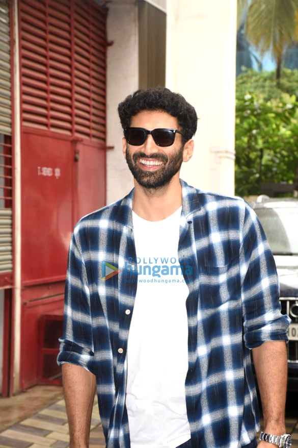 Photos: Aditya Roy Kapur snapped at T-Series’ office in Andheri Photos: Aditya Roy Kapur snapped at T-Series’ office in Andheri