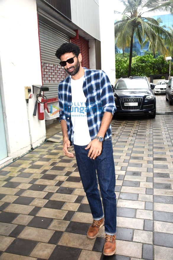 photos aditya roy kapur snapped at t series office in andheri 4