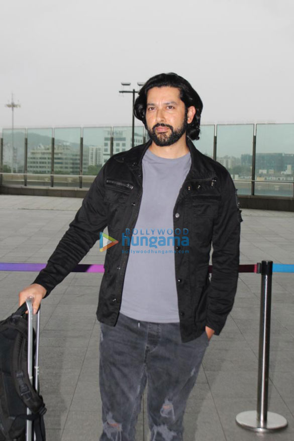 Photos: Alaya F, Aftab Shivdasani and Pooja Hegde snapped at the airport