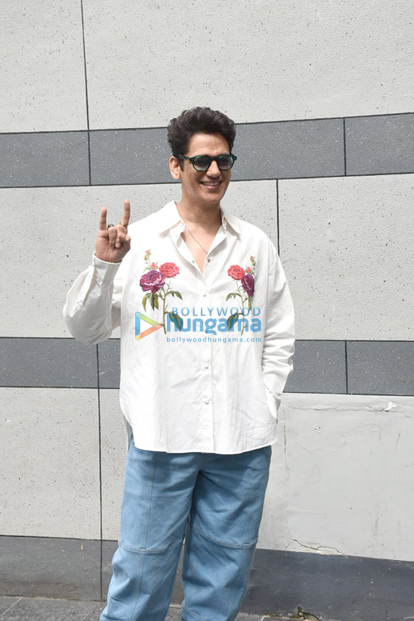 photos alia bhatt and vijay varma snapped promoting their film darlings 5