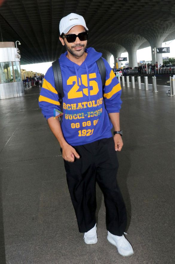 photos arjun kapoor malaika arora and others snapped at the airport 3