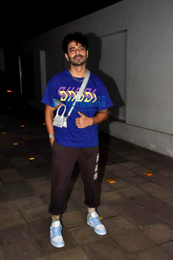 photos huma qureshi rings in her birthday with her brother saqib saleem and friends in bandra 6