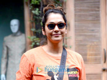 Photos: Isha Koppikar snapped in Bandra